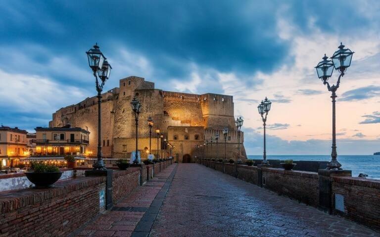 Vesuvius Suite - Elegante Appartamento In Centro Neapol Exteriér fotografie